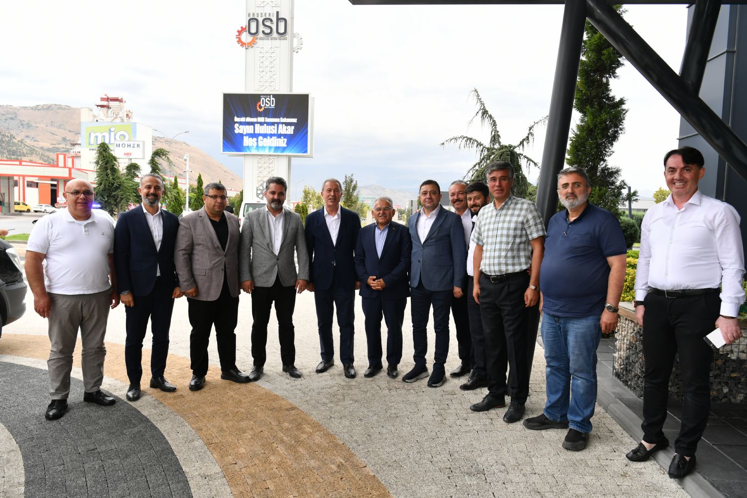 Kayseri OSB Başkanı Yalçın, Hulusi Akar’a projelerini anlattı, sanayicilerin arsa taleplerini iletti